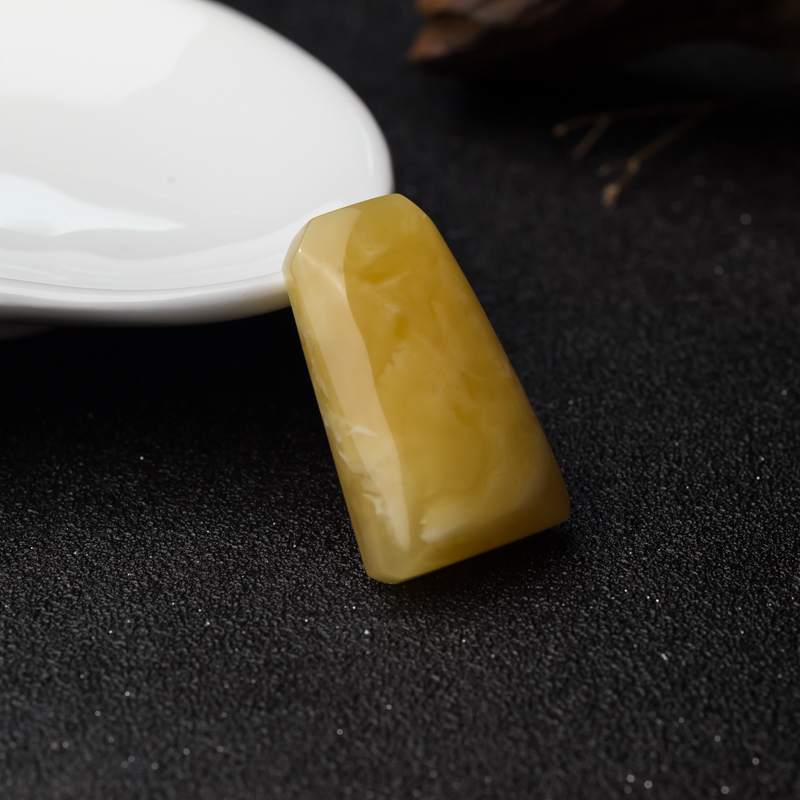 波罗的海鸡油黄蜜蜡吊坠-红掌柜