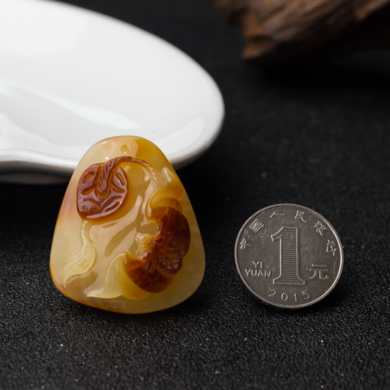 天然波罗的海俏色蜜蜡福在眼前吊坠-红掌柜