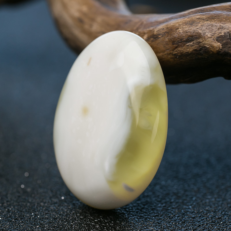 天然蜜蜡随形吊坠-红掌柜