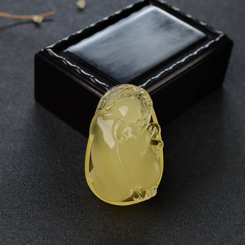 鸡油黄蜜蜡貔貅吊坠-红掌柜