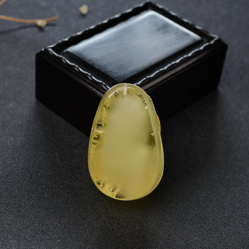 天然鸡油黄蜜蜡貔貅吊坠-红掌柜