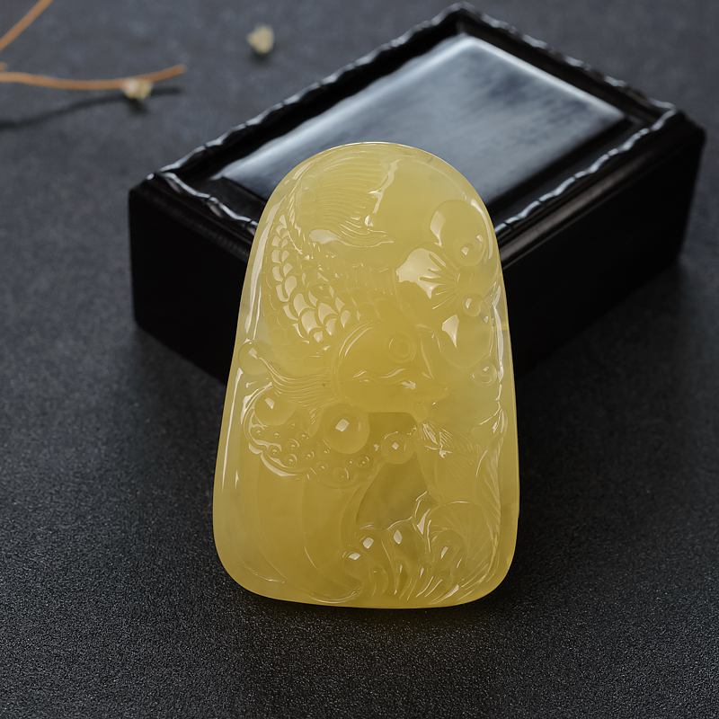 鸡油黄蜜蜡连年有余吊坠-红掌柜