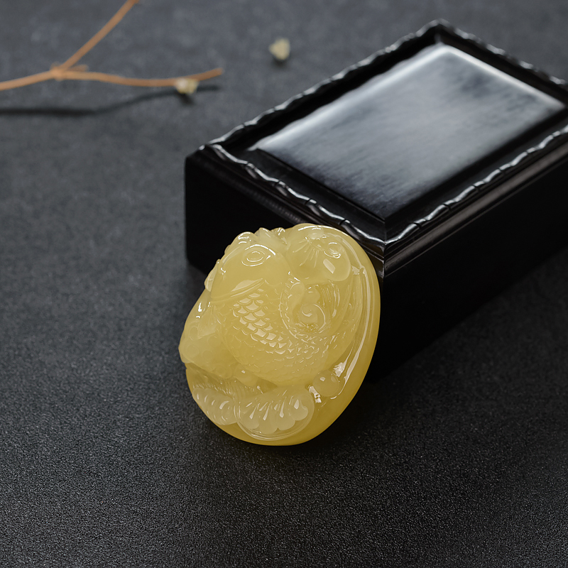 蜜蜡连年有余吊坠-红掌柜