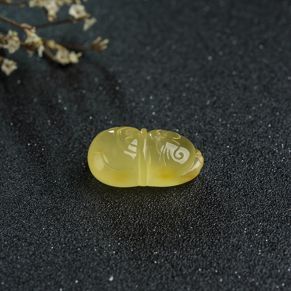 金绞蜜蜡猫吊坠-红掌柜