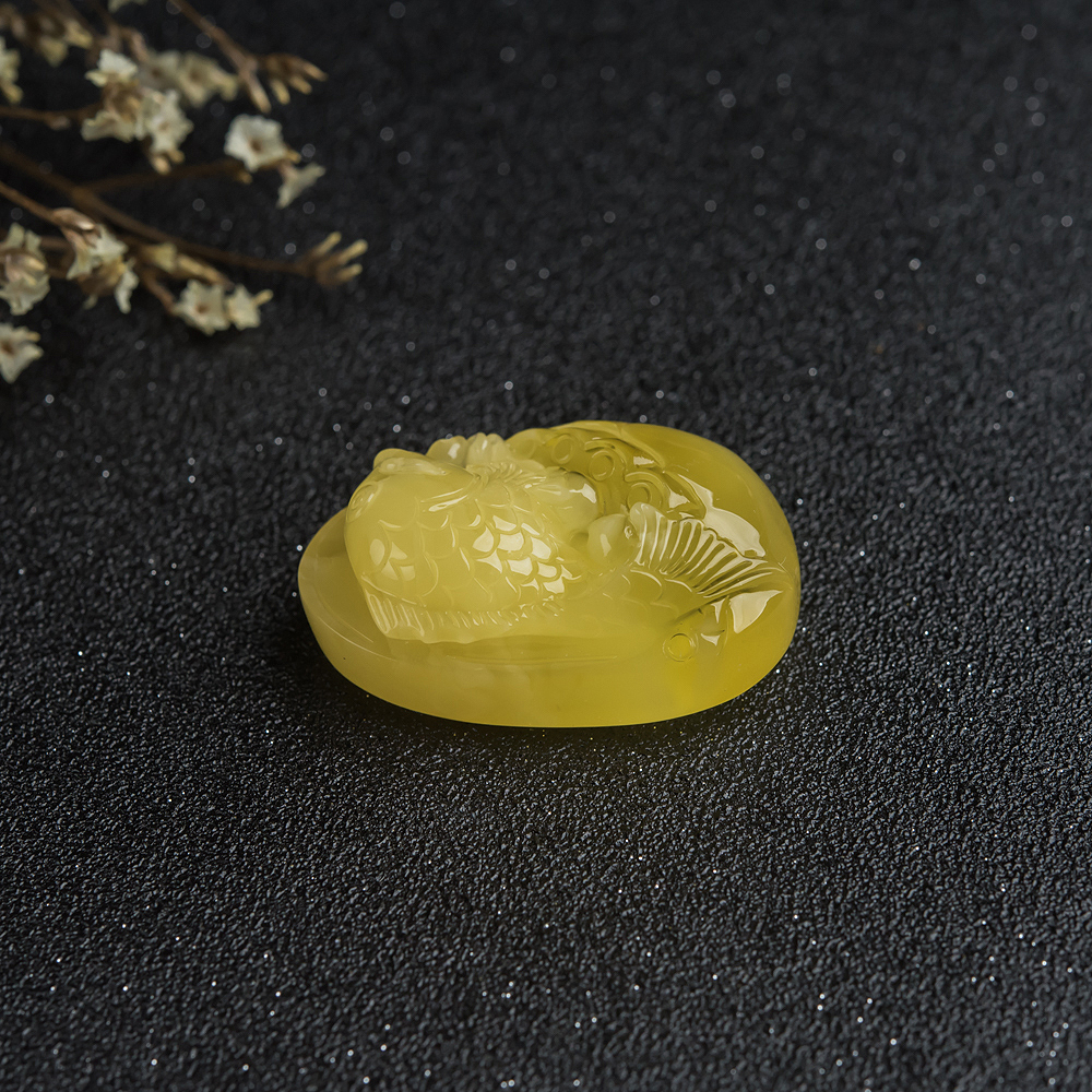 鸡油黄蜜蜡连年有余挂坠-红掌柜