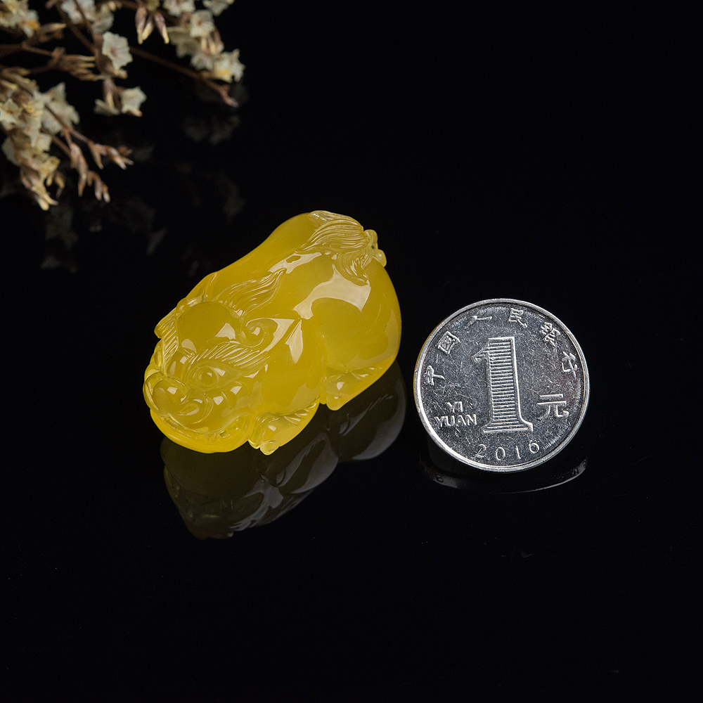 鸡油黄蜜蜡貔貅挂坠-红掌柜