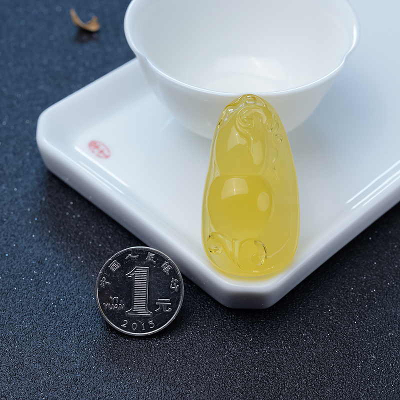 鸡油黄金绞蜜吊坠-红掌柜