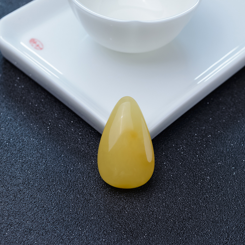 波罗的海天然鸡油黄蜜蜡水滴吊坠-红掌柜