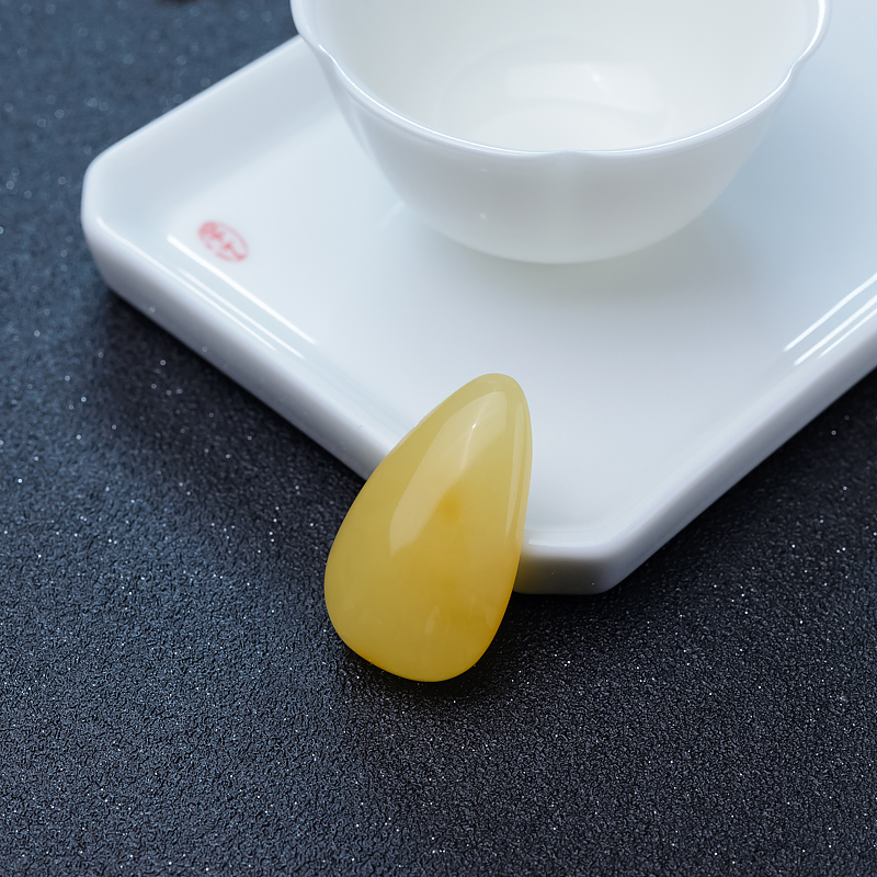 天然鸡油黄蜜蜡水滴吊坠-红掌柜