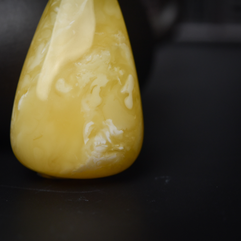 波罗的海白花蜜蜡随形吊坠-红掌柜