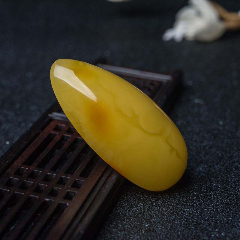 鸡油黄蜜蜡吊坠-红掌柜