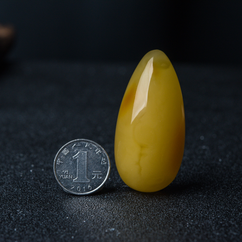 鸡油黄蜜蜡随形吊坠-红掌柜