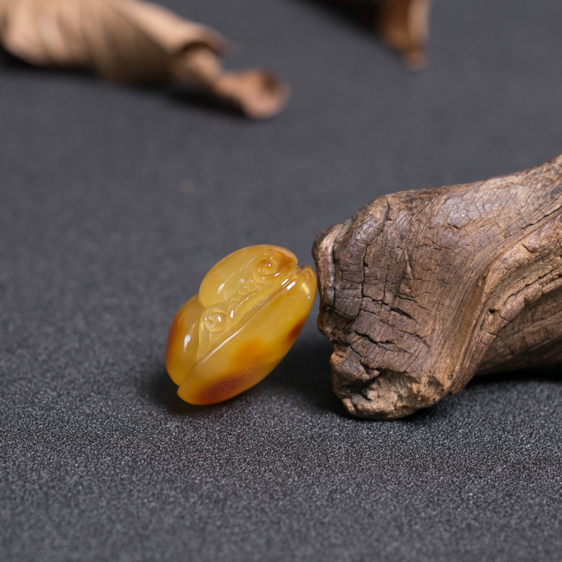 俏色蜜蜡葫芦挂坠-红掌柜