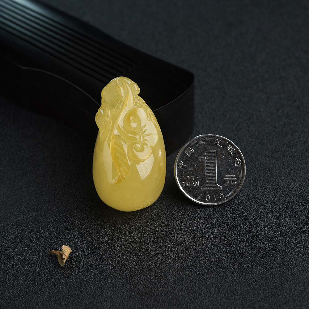 鸡油黄蜜蜡福瓜挂坠-红掌柜