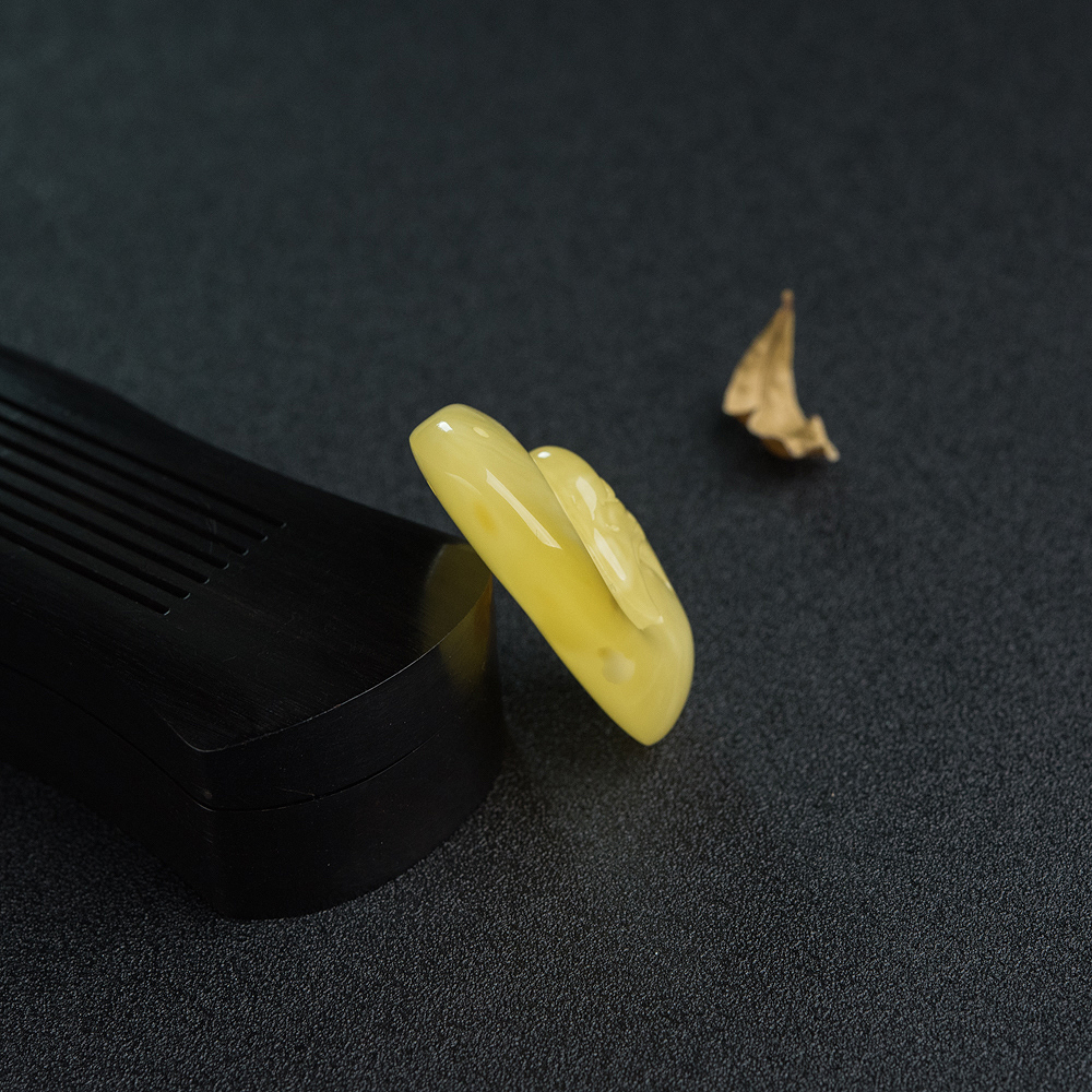 波罗的海蜜蜡鹰头吊坠-红掌柜