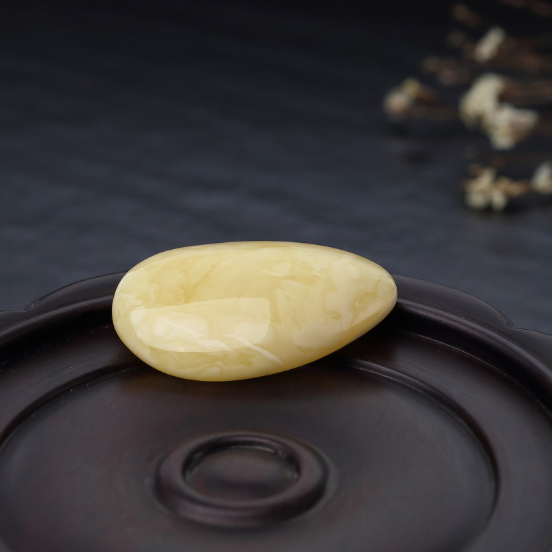 浅黄蜜蜡随形吊坠-红掌柜