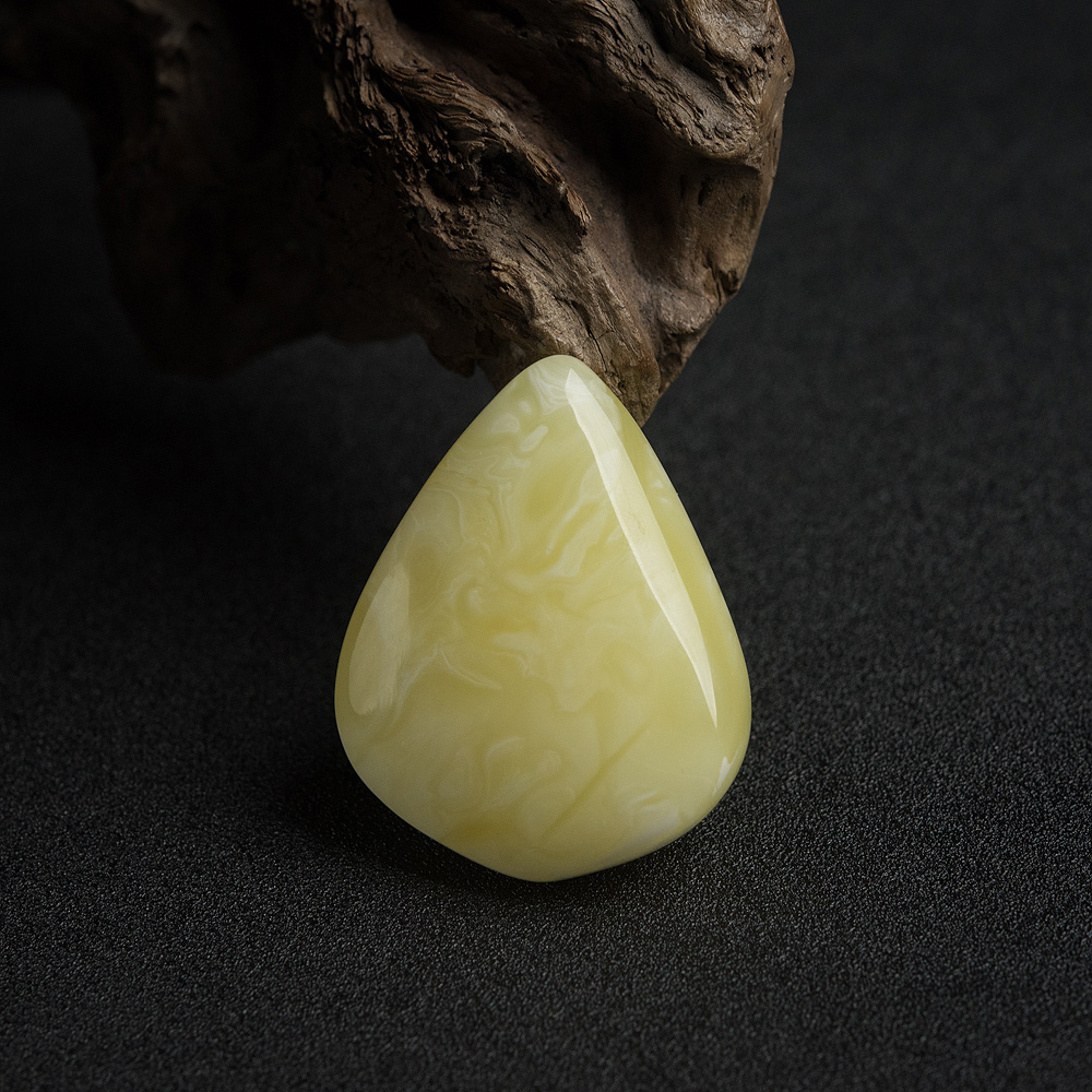 白花蜜蜡随形挂坠-红掌柜