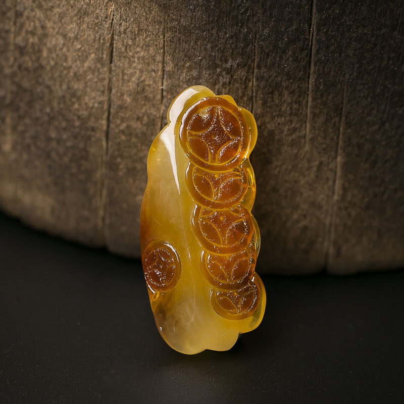 俏色蜜蜡如意吊坠-红掌柜