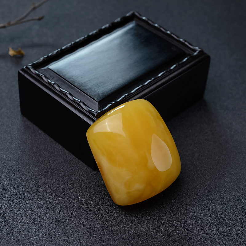 鸡油黄蜜蜡无事牌-红掌柜