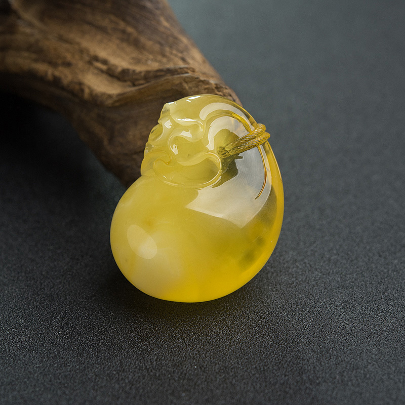 鸡油黄金绞蜜钱袋吊坠-红掌柜