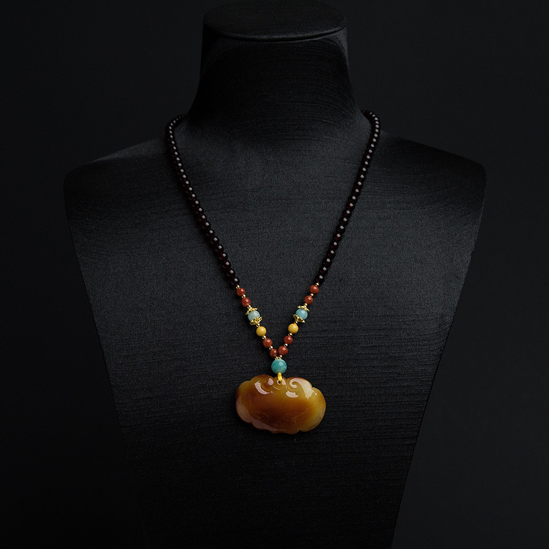 俏色蜜蜡如意锁项链-红掌柜