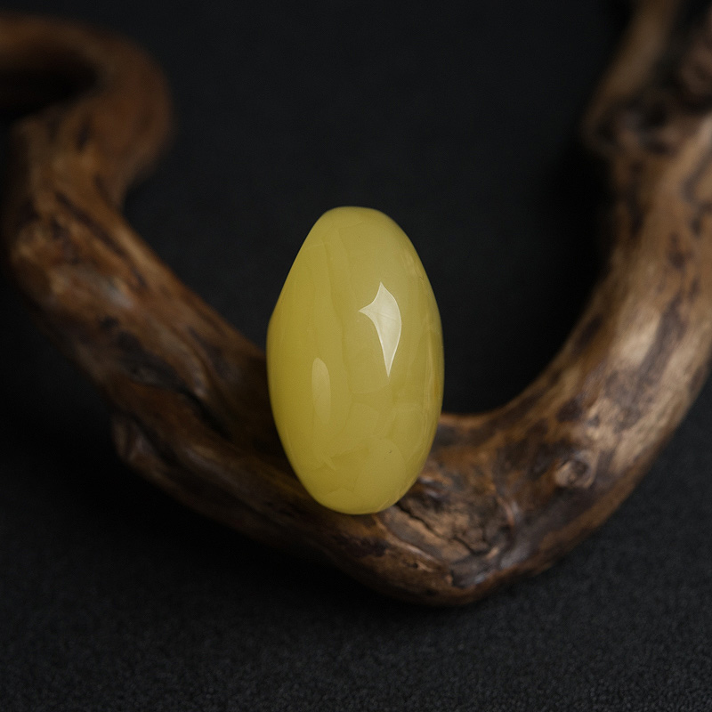 鸡油黄蜜蜡平安扣吊坠-红掌柜