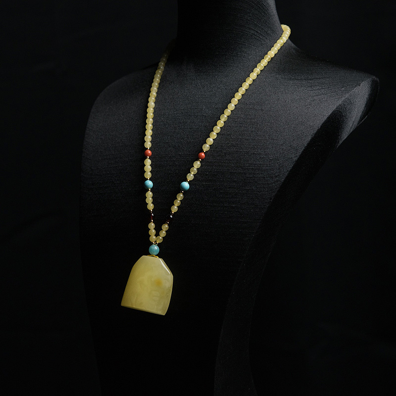 天然鸡油黄蜜蜡方牌项链-红掌柜