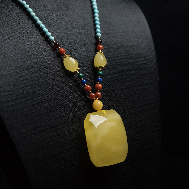 鸡油黄蜜蜡方牌项链-红掌柜