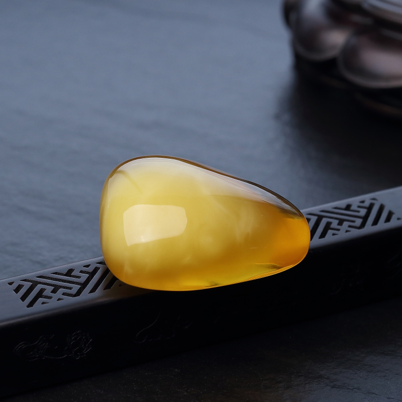 波罗的海天然鸡油黄蜜蜡随形吊坠-红掌柜