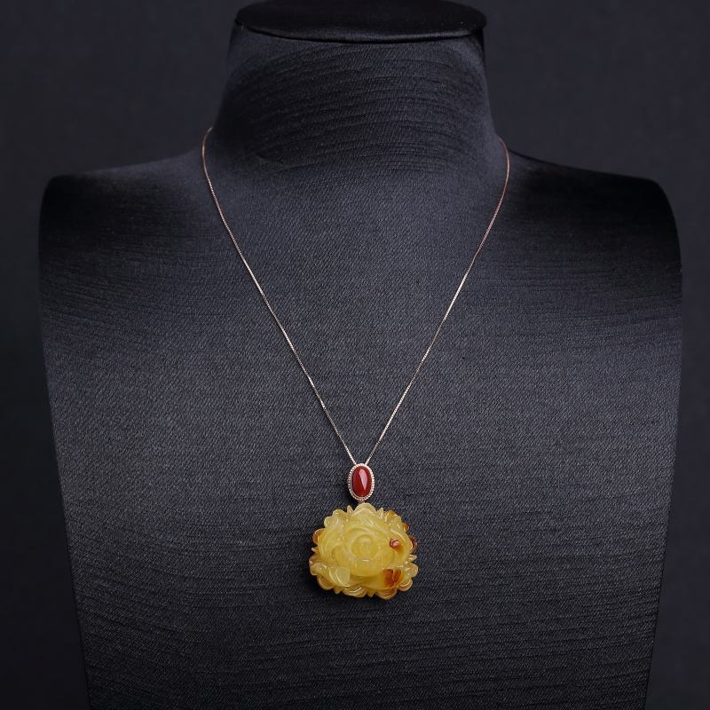 18K金镶天然鸡油黄蜜蜡牡丹花项链-红掌柜