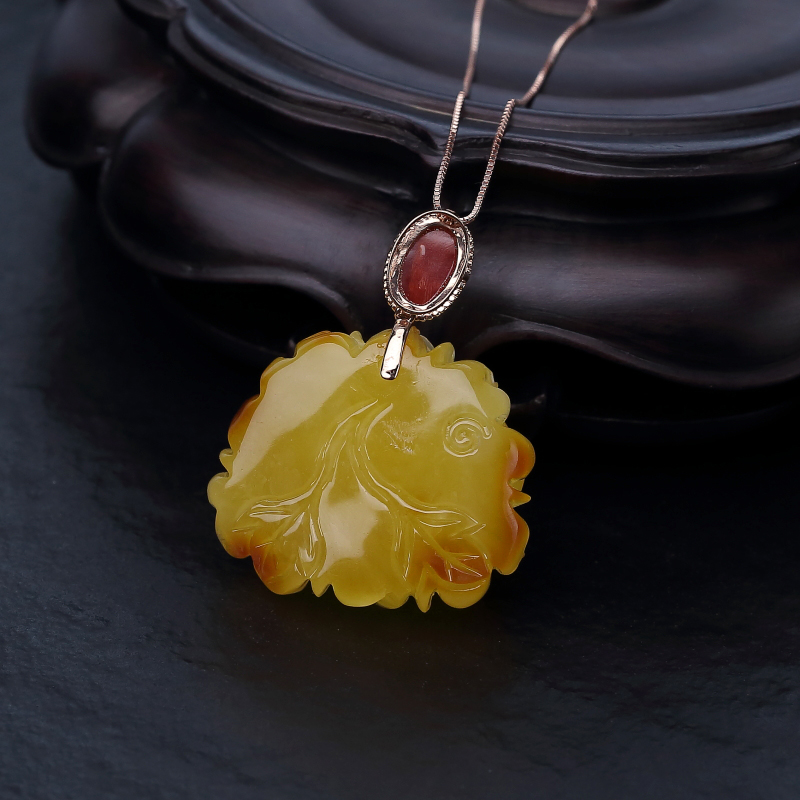 鸡油黄蜜蜡牡丹花项链-红掌柜