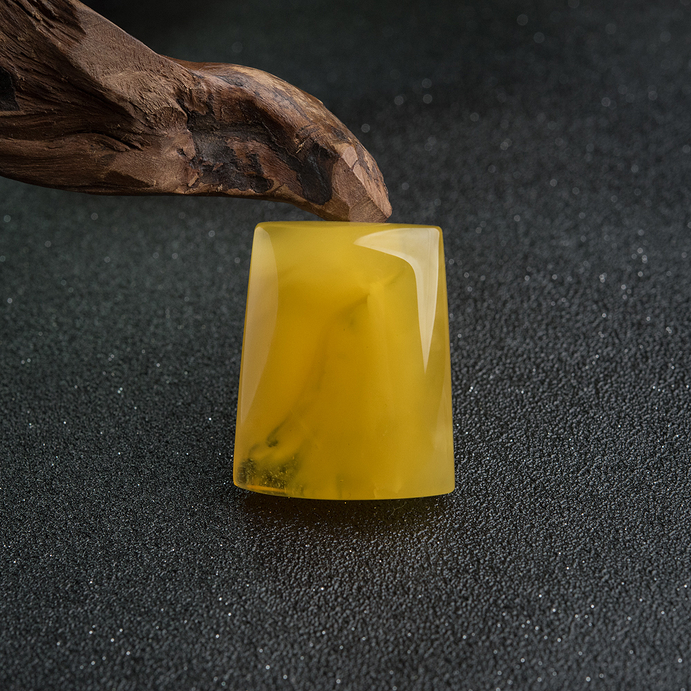 鸡油黄蜜蜡无事牌吊坠-红掌柜