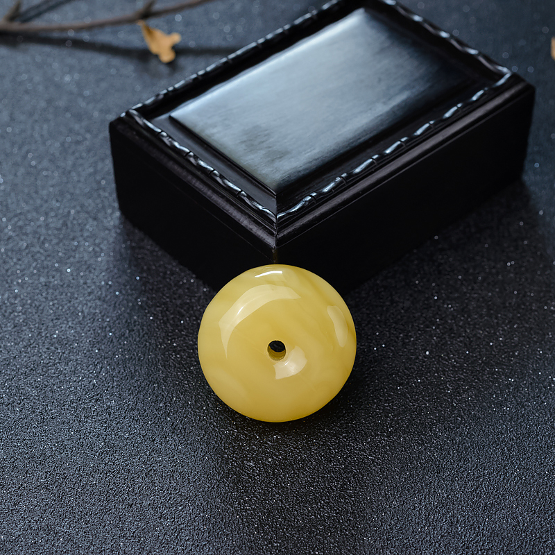 鸡油黄蜜蜡平安扣吊坠-红掌柜