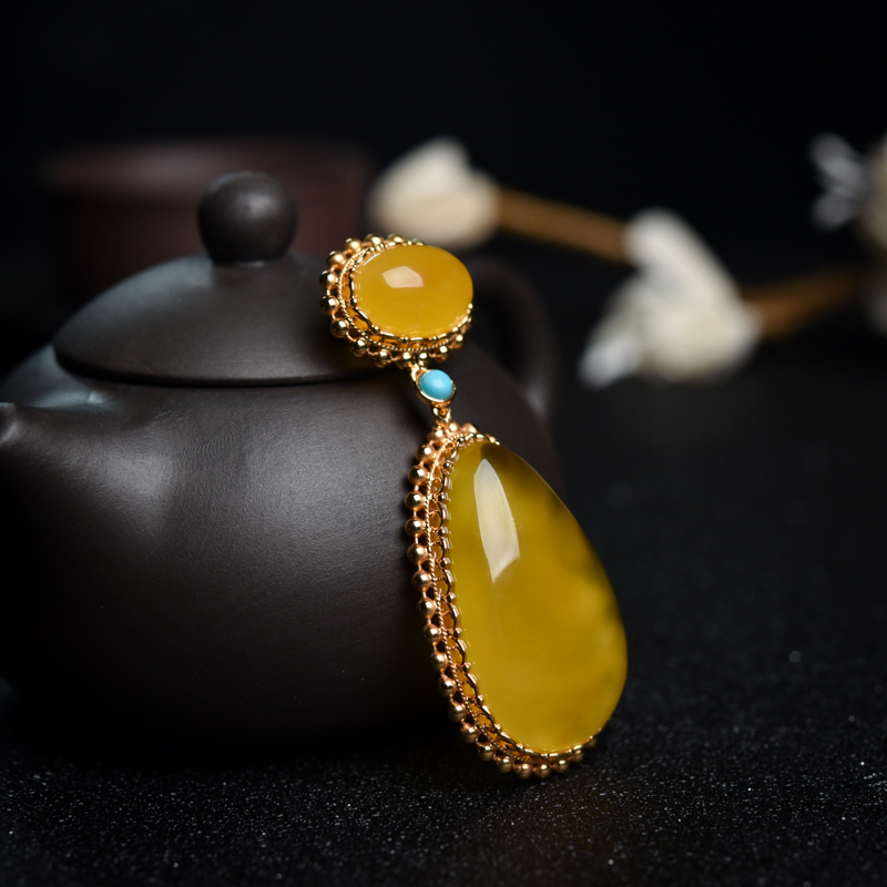 鸡油黄金绞蜜水滴吊坠-红掌柜