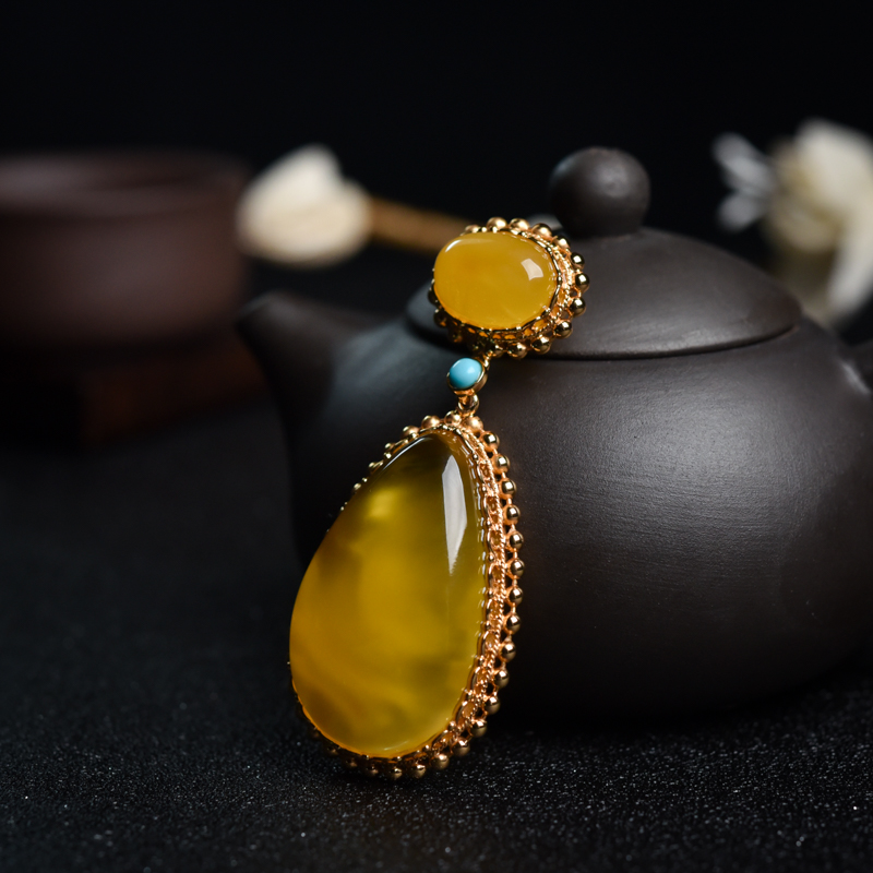 天然鸡油黄金绞蜜水滴吊坠-红掌柜