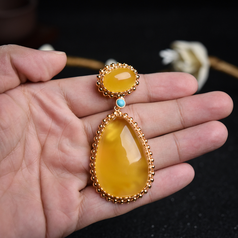 鸡油黄蜜蜡水滴挂坠-红掌柜