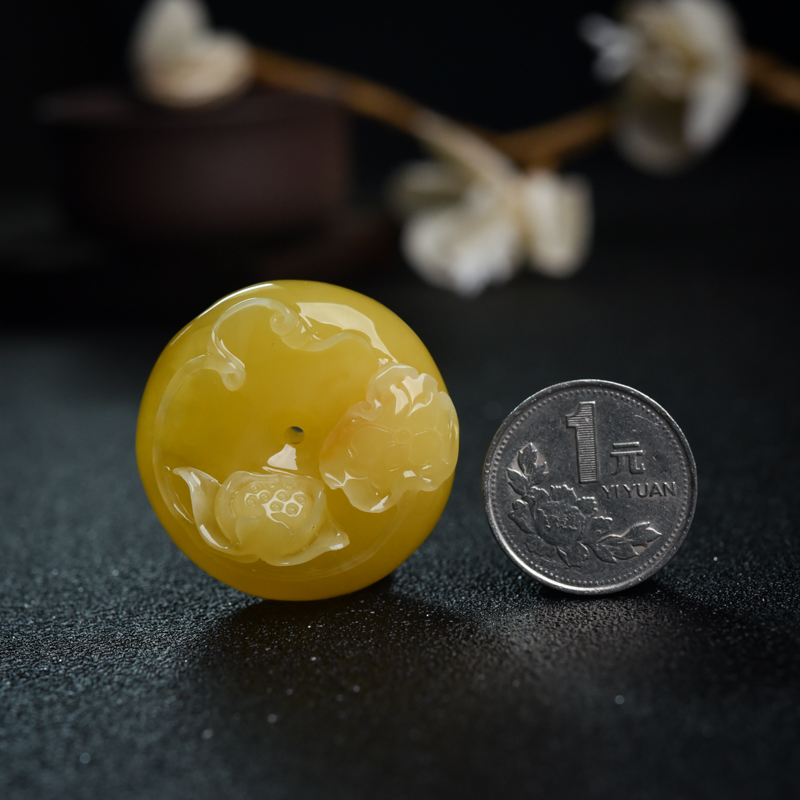 鸡油黄蜜蜡平安扣吊坠-红掌柜