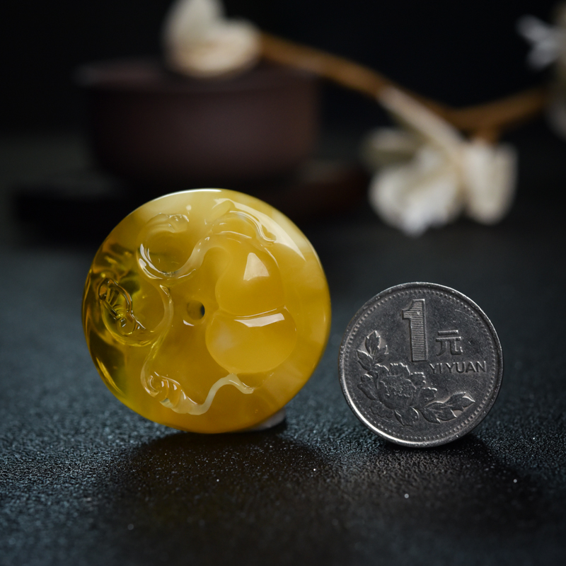 鸡油黄金绞蜜吊坠-红掌柜