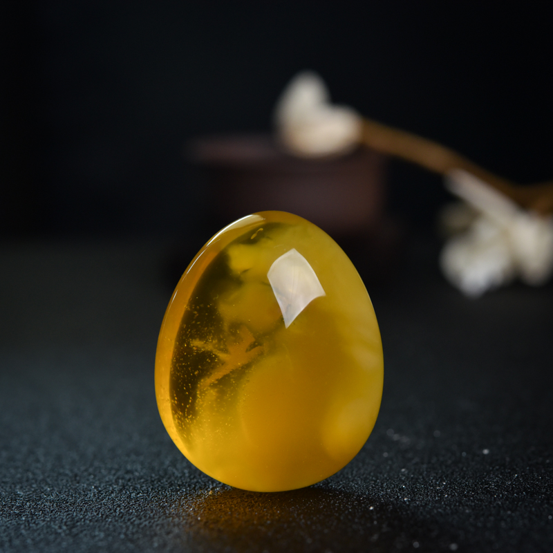 鸡油黄金绞蜜随形吊坠-红掌柜