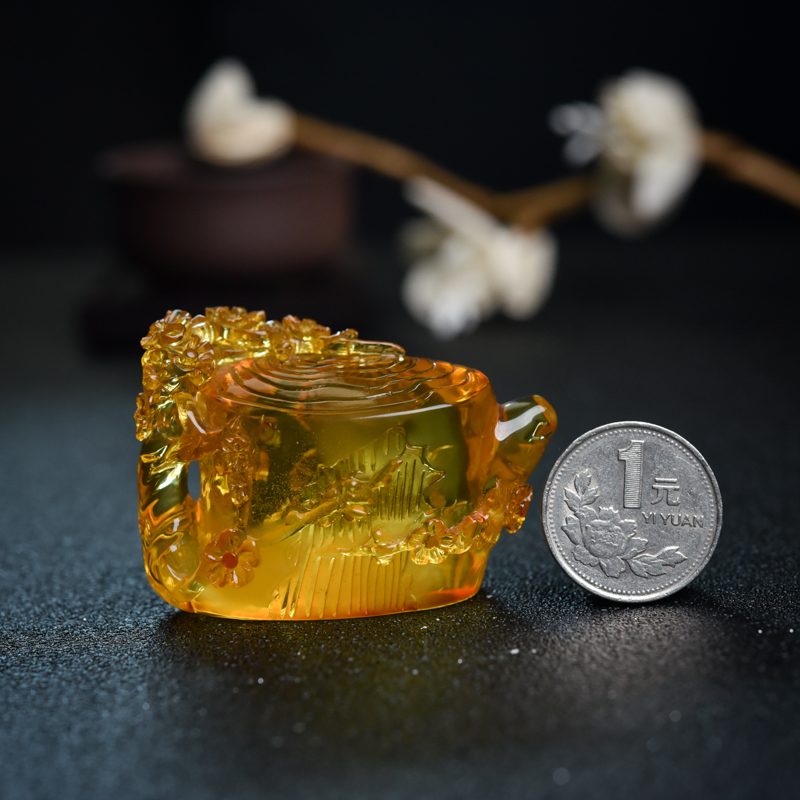 鸡油黄金绞蜜摆件-红掌柜