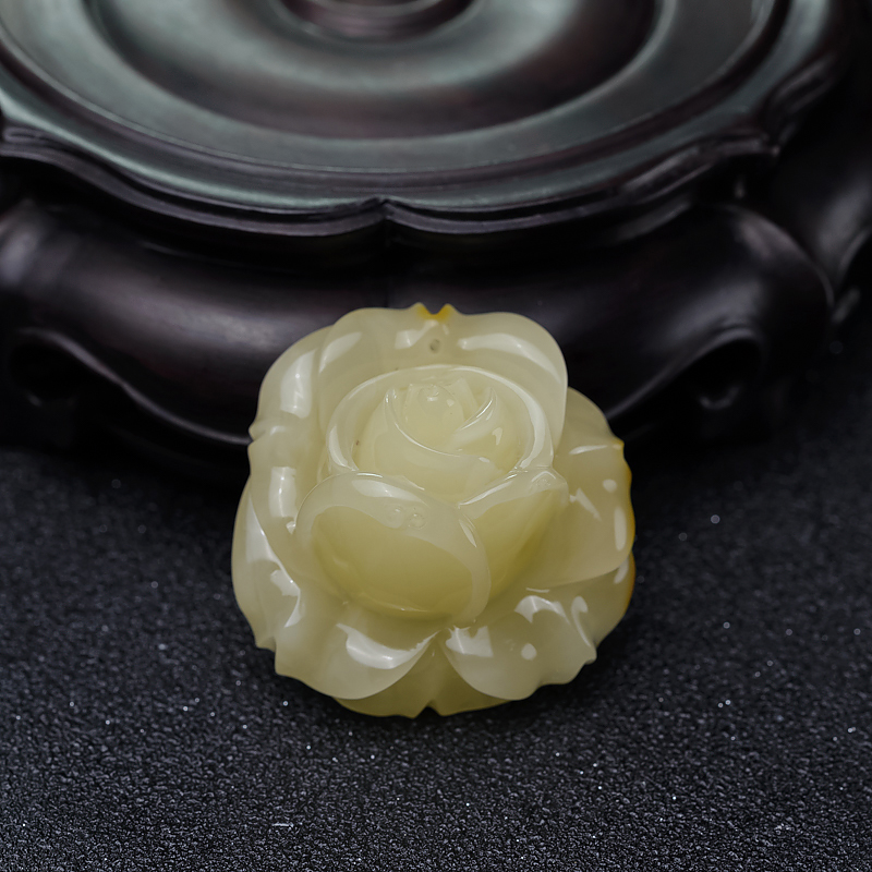 浅黄蜜蜡玫瑰花吊坠-红掌柜