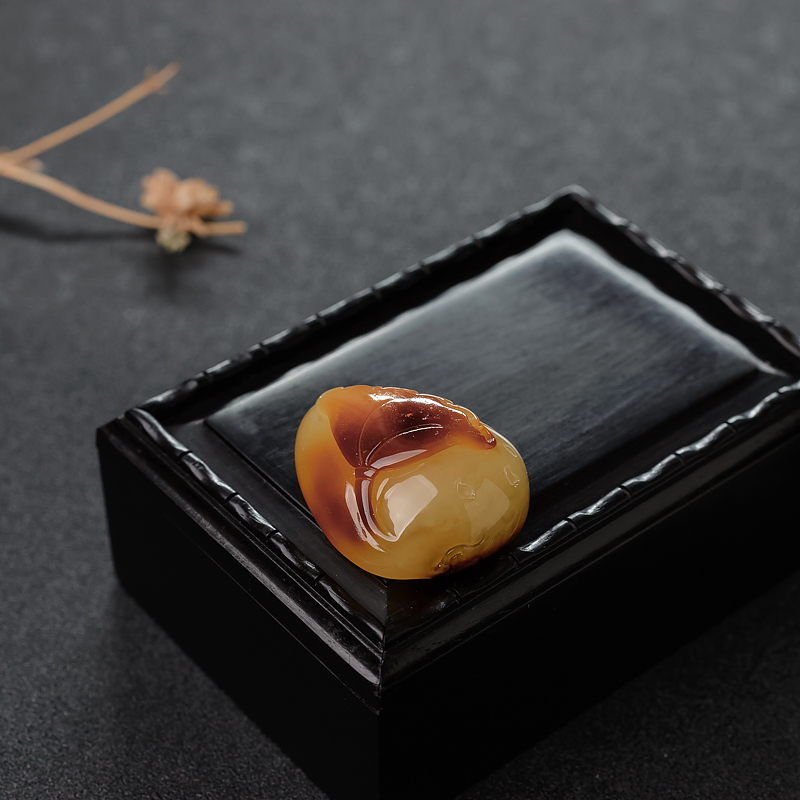 天然蜜蜡荷叶吊坠-红掌柜