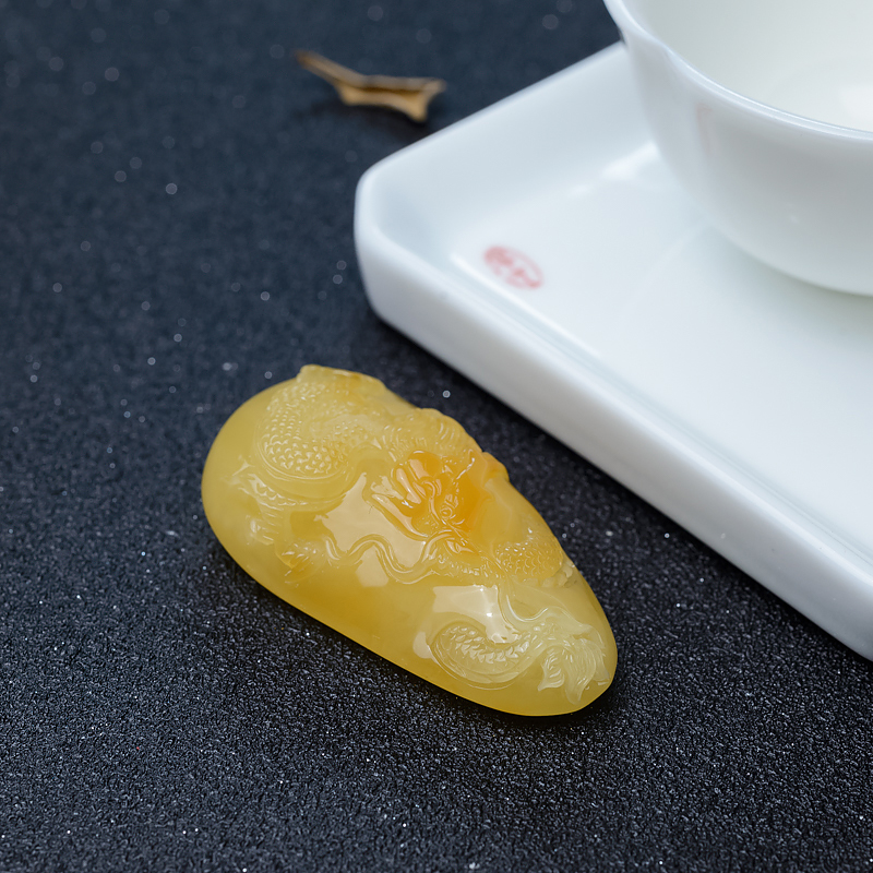 俏色蜜蜡龙-红掌柜