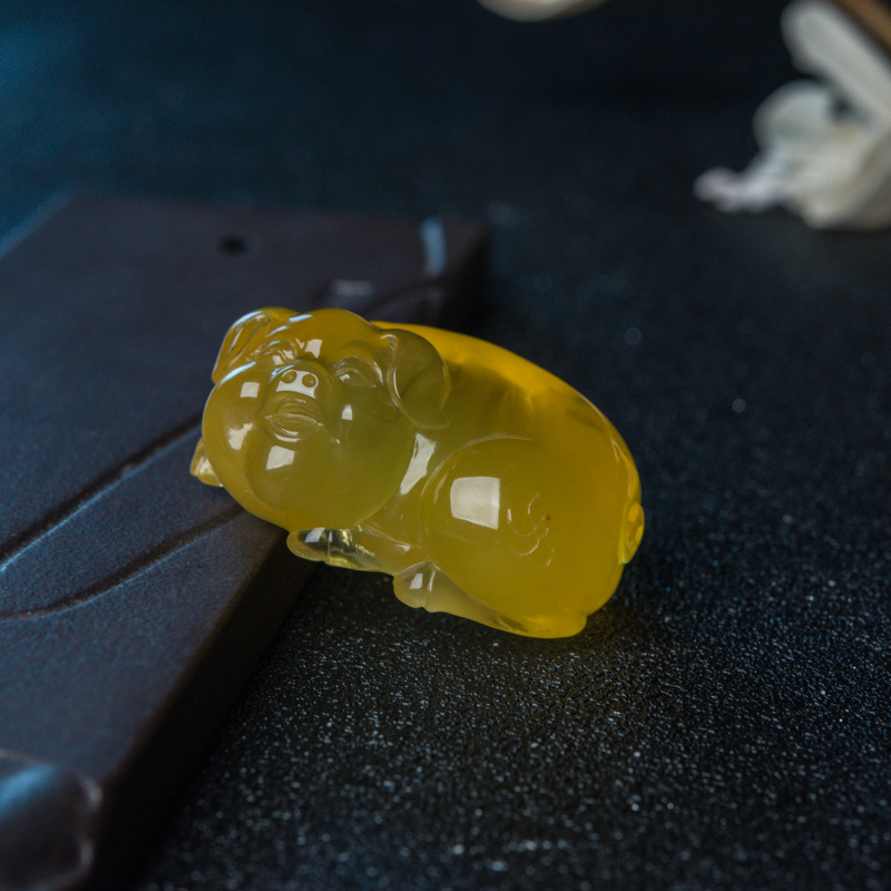 金绞蜜招财猪吊坠-红掌柜