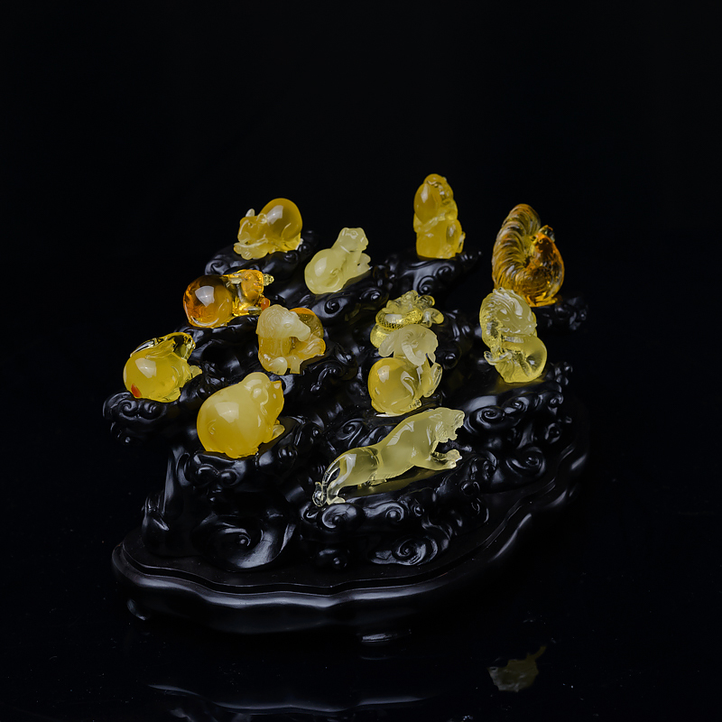 天然蜜蜡十二生肖摆件-红掌柜