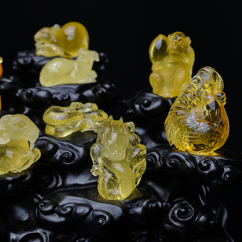 鸡油黄蜜蜡十二生肖摆件-红掌柜