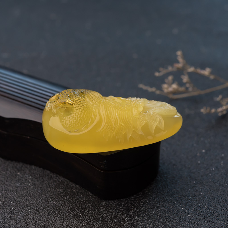 鸡油黄蜜蜡辰龙吊坠-红掌柜