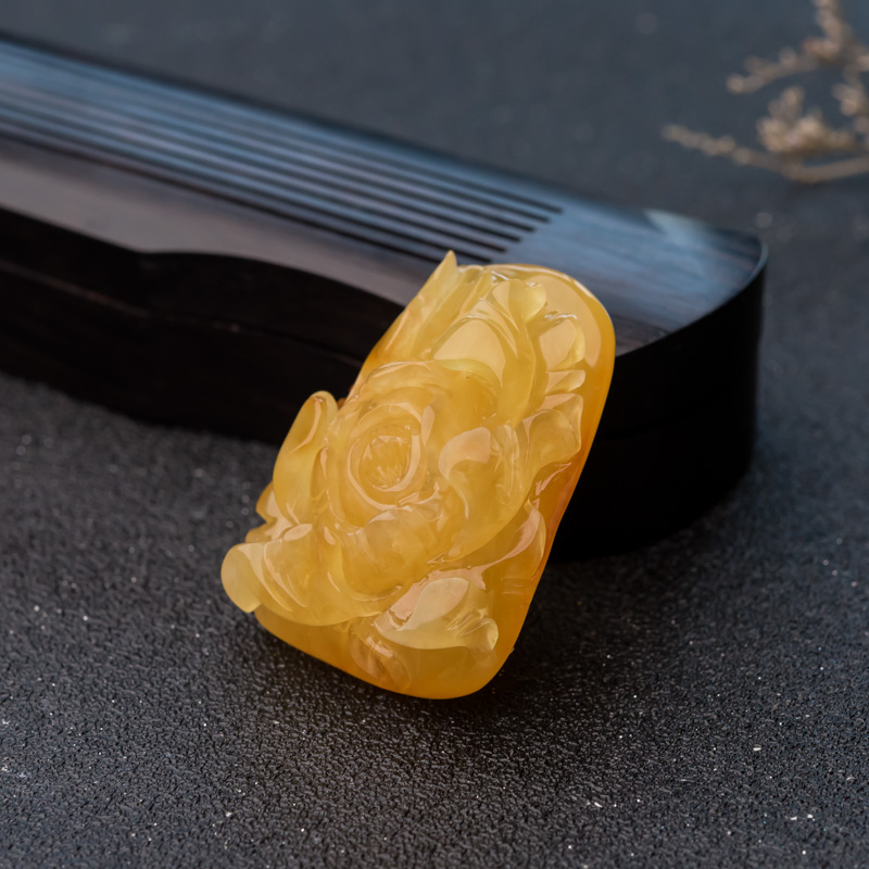 天然鸡油黄蜜蜡牡丹花吊坠-红掌柜