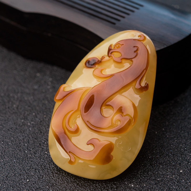 波罗的海天然俏色蜜蜡吊坠-红掌柜