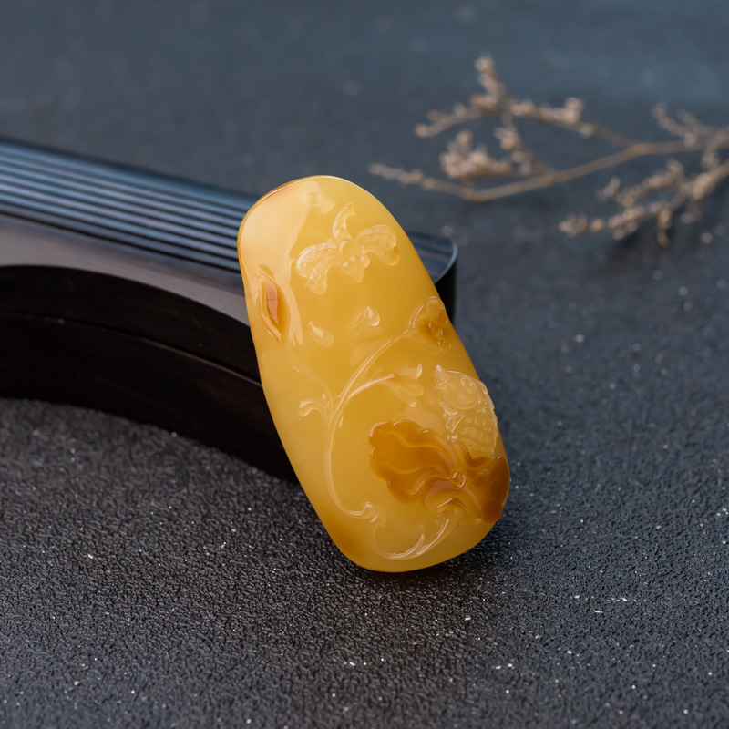 波罗的海鸡油黄蜜蜡连年有余吊坠-红掌柜